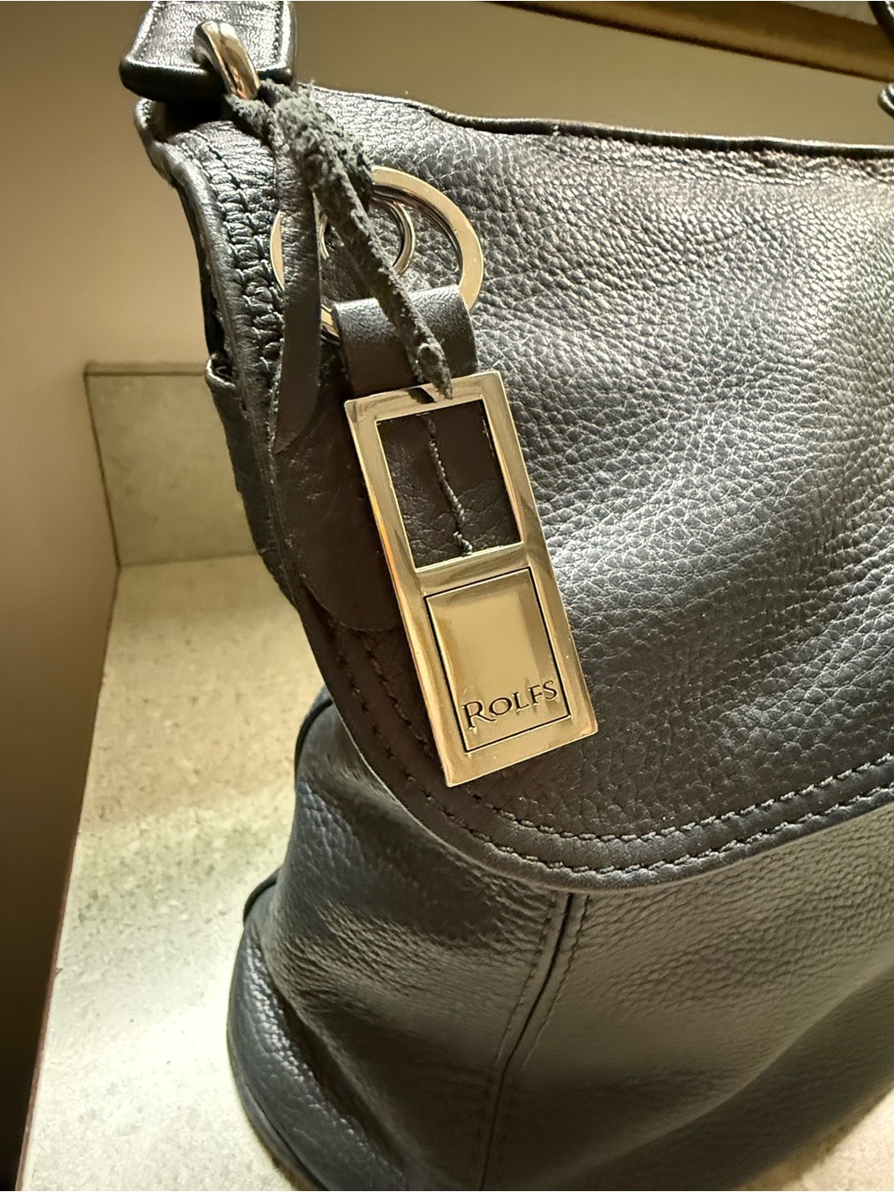 Rolfs Black Pebbled Leather Flap Shoulder Bag - Picture 4 of 11